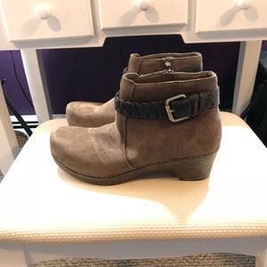 Dansko Michelle size 42